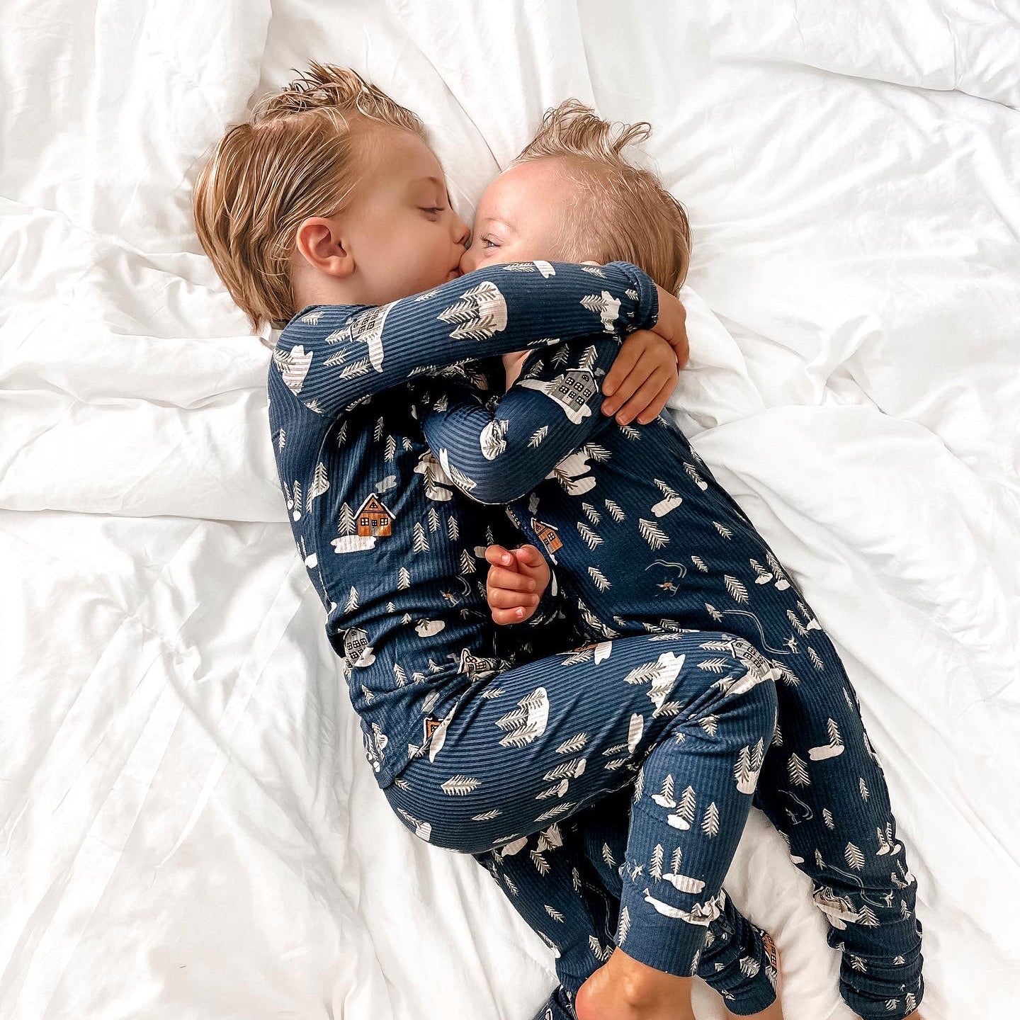 Ribbed Two-Piece Bamboo Pajama Set | Snowy Village