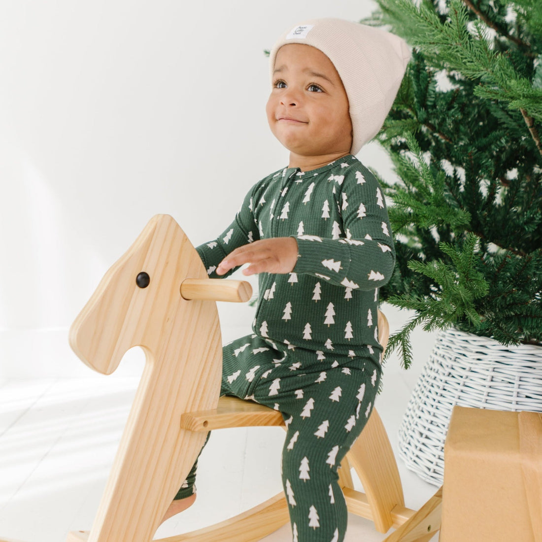 Bamboo Zip Sleeper w/ Fold-Over Feet | Christmas Trees