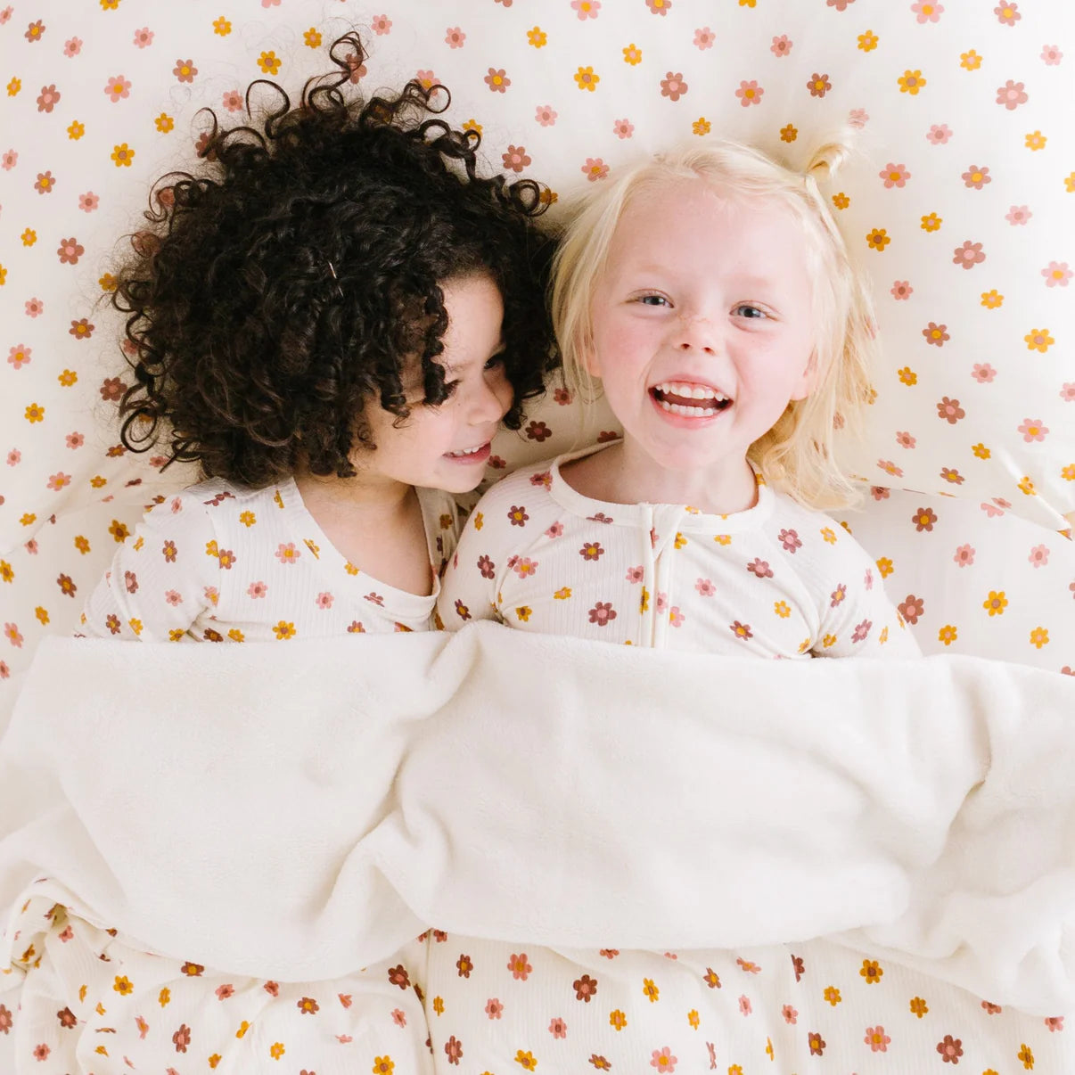 Pink Daisies Ribbed Blanket